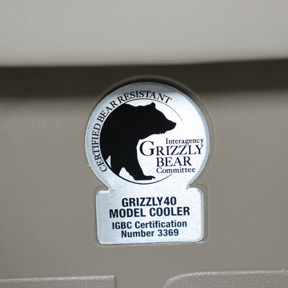 ハードロッククーラー 40QT [容量38L] (UG-302GY)