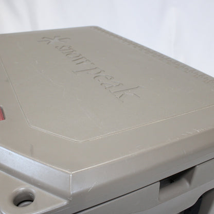 ハードロッククーラー 40QT [容量38L] (UG-302GY)