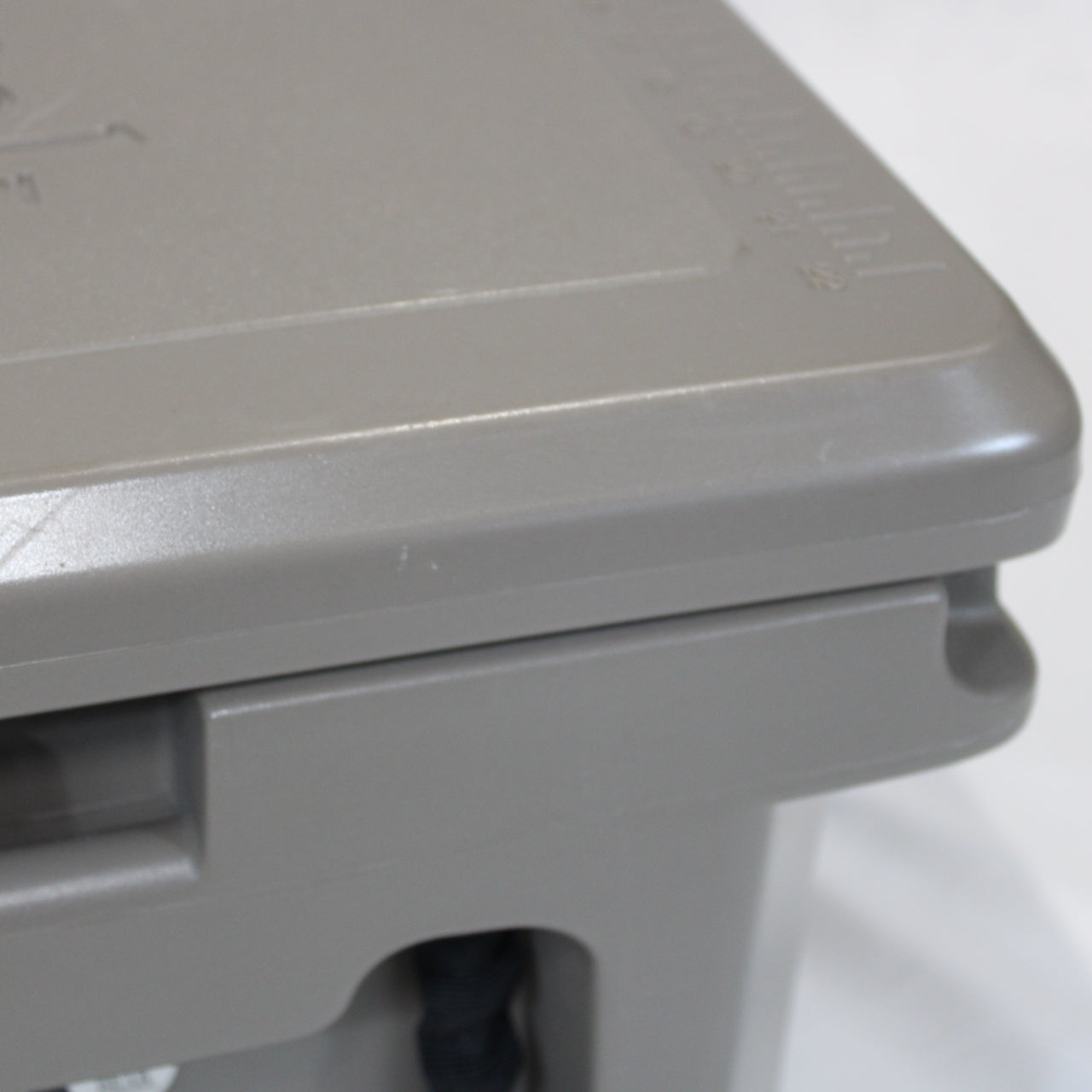 ハードロッククーラー 40QT [容量38L] (UG-302GY)