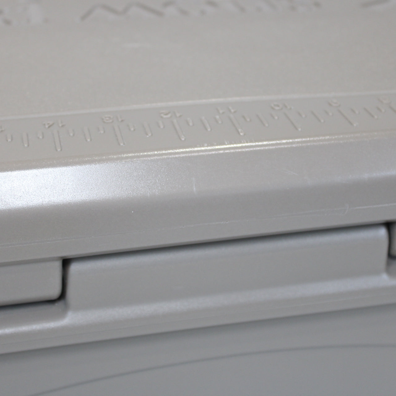 ハードロッククーラー 40QT [容量38L] (UG-302GY)