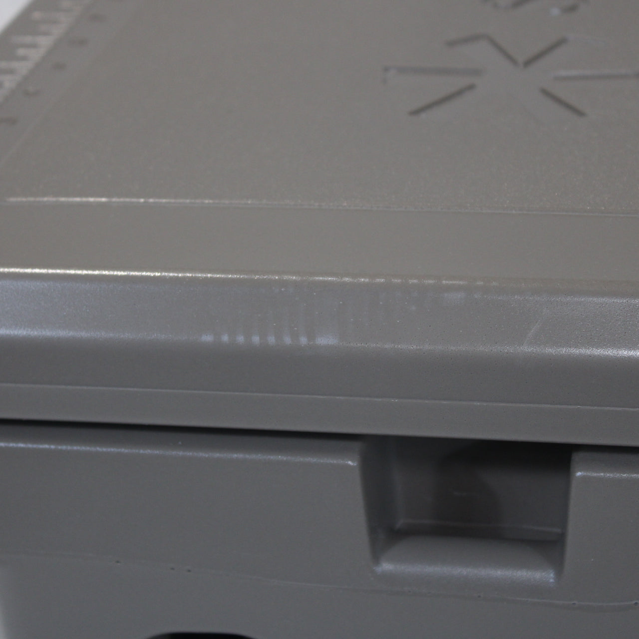 ハードロッククーラー 40QT [容量38L] (UG-302GY)